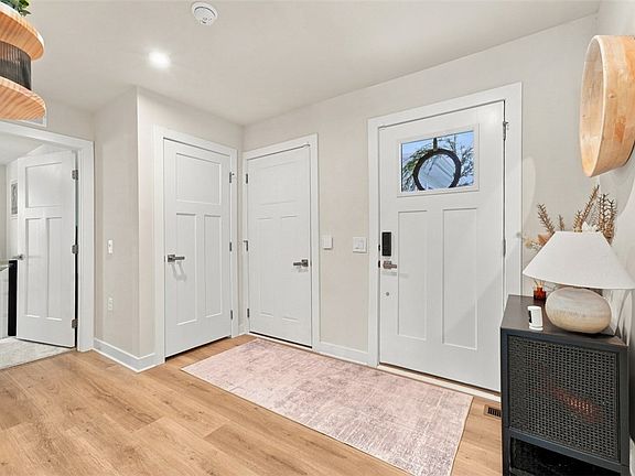 4th image of 103 Armour Dr