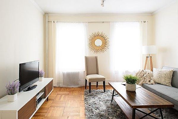 1st image of 405 E 61st St APT 2A