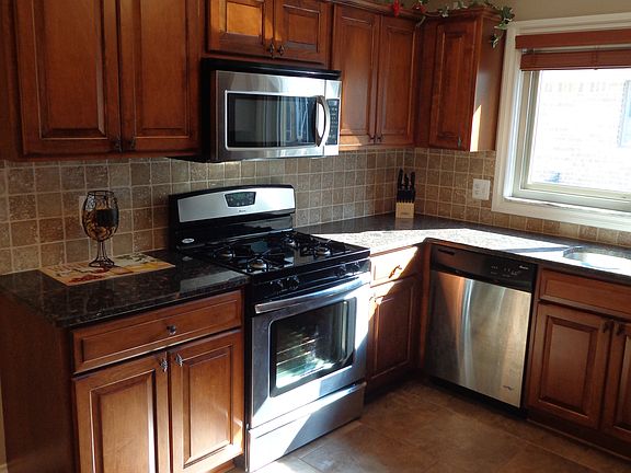 3rd image of 1757 Lakewood Dr