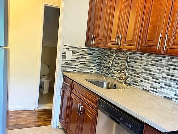 2nd image of 6555 Broadway APT 3F