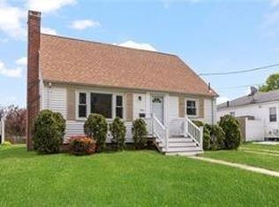 334 Magnolia St, Cranston, RI 02910