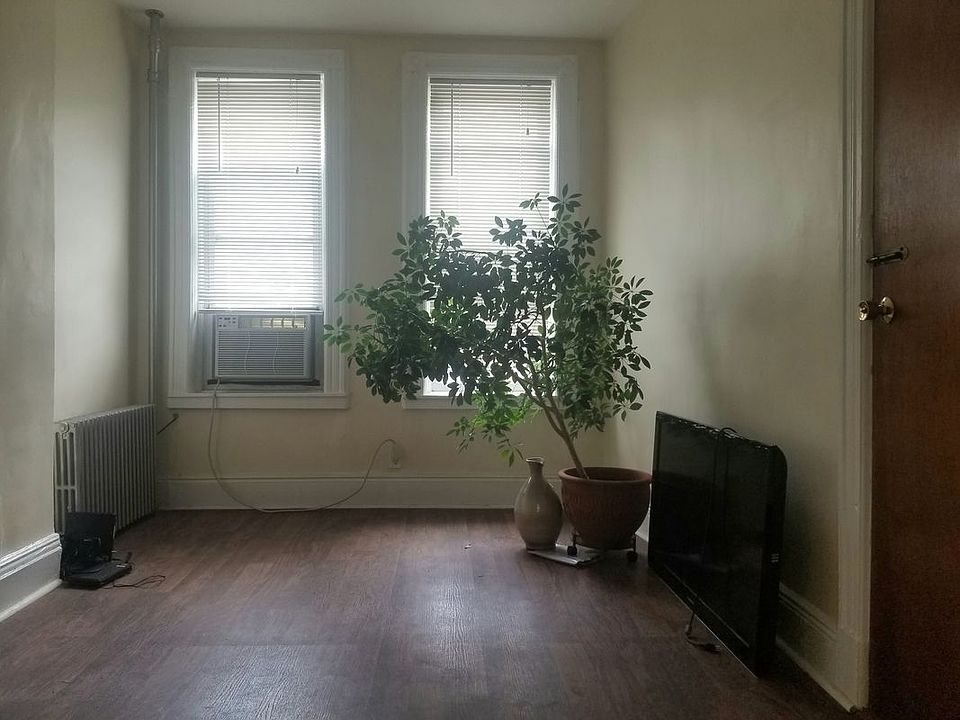 2nd image of 1719 Harman St #2C