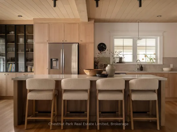 709 Old Milford Rd, Prince Edward County, ON K0K 2T0