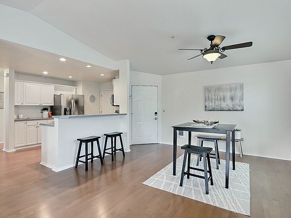 2nd image of 2163 Hammond Ave