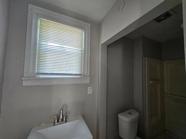 641 N Goodman St #LOWER — Photo 6