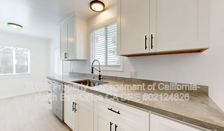 480 Washington Ct — Photo 41