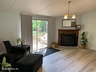 115 Greer Ln — Photo 12