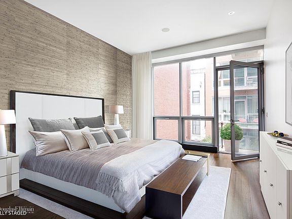 3rd image of 72 Mercer St APT 3E