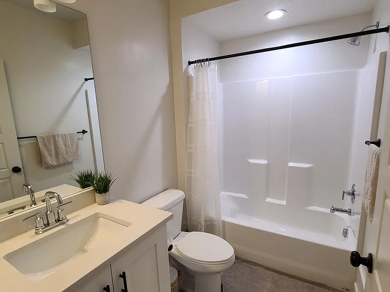 336 E Tri Ln — Photo 18