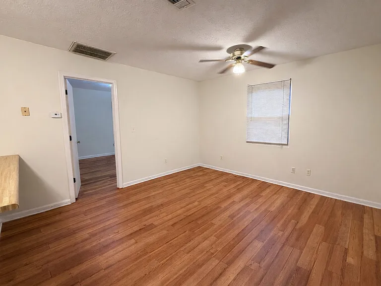 1170 Miller St #1 — Photo 5