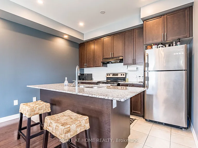 165 Hampshire Way #61 — Photo 20