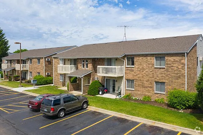 Fawn Ridge Apartments — Photo 9