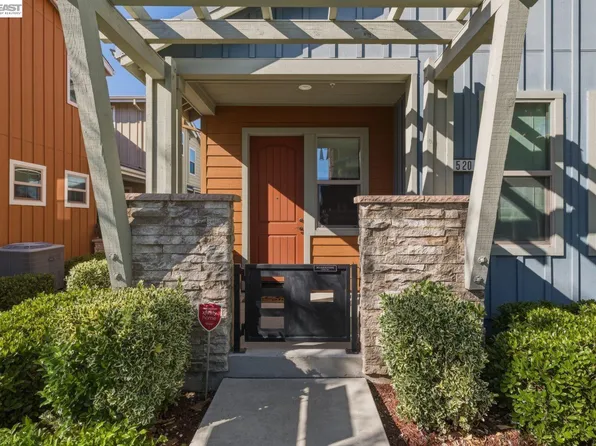 520 Sandalwood Dr, Livermore, CA 94551