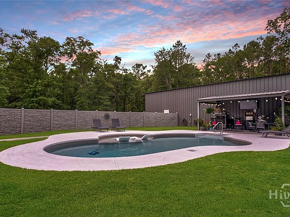 3rd image of 4000 Old River Road S