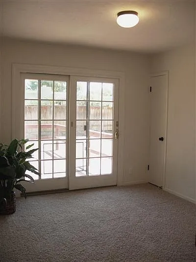 606 Nottingham Way — Photo 7