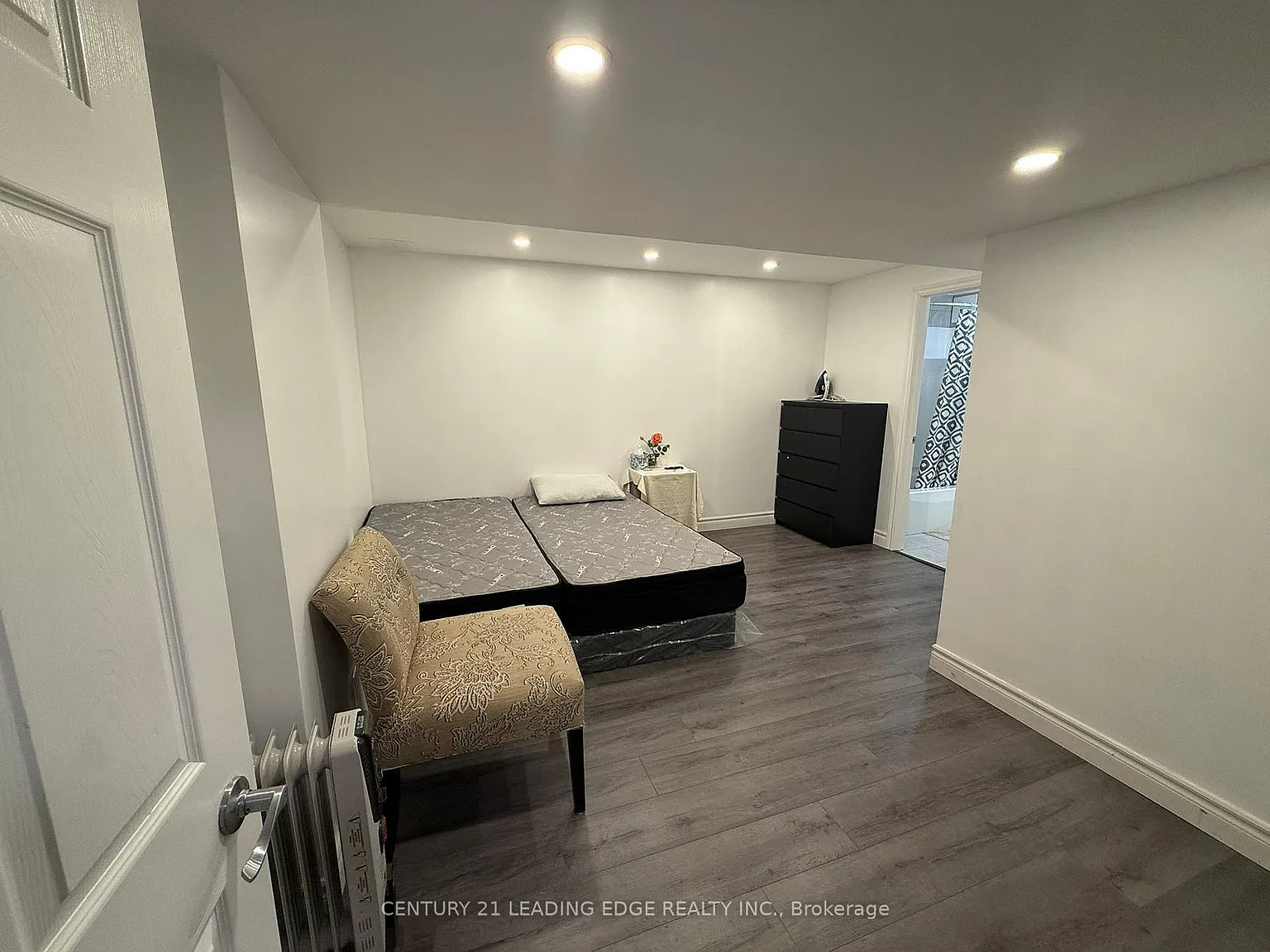 1 bed, $1,000 — Photo 3