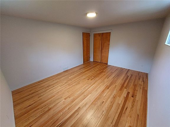 4th image of 1851 Crafton Blvd