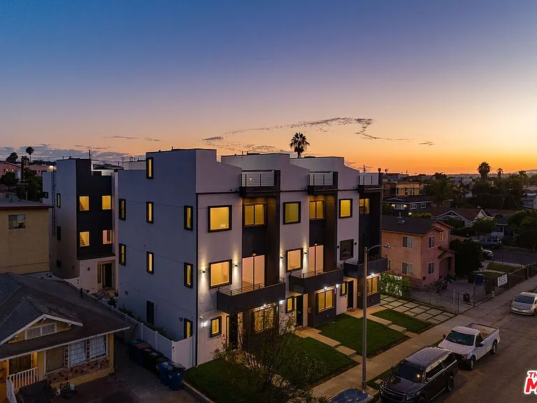 4826 W Pickford — Photo 41