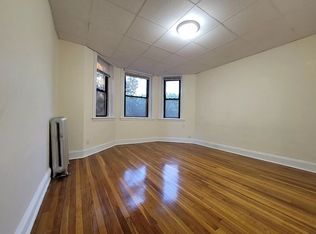364 Riverway APT 3, Boston, MA 02115