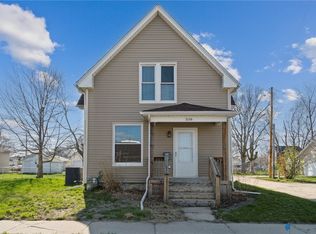 516 8th St SW, Cedar Rapids, IA 52404