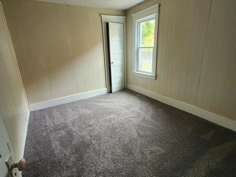 654 W 4th St #1 — Photo 11