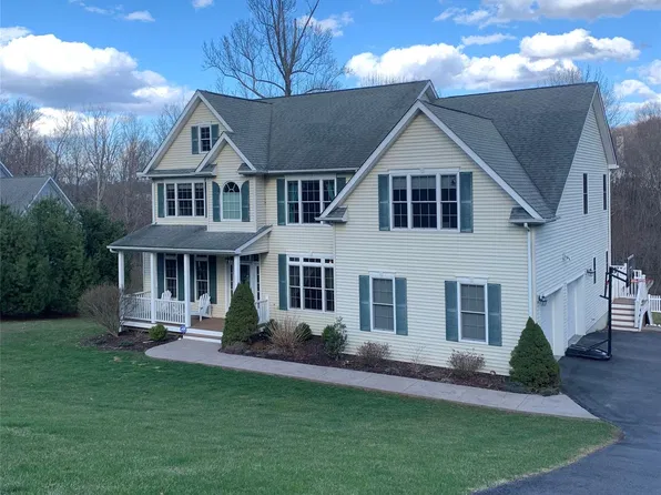 18 Chestnut Lane, Pawling, NY 12564