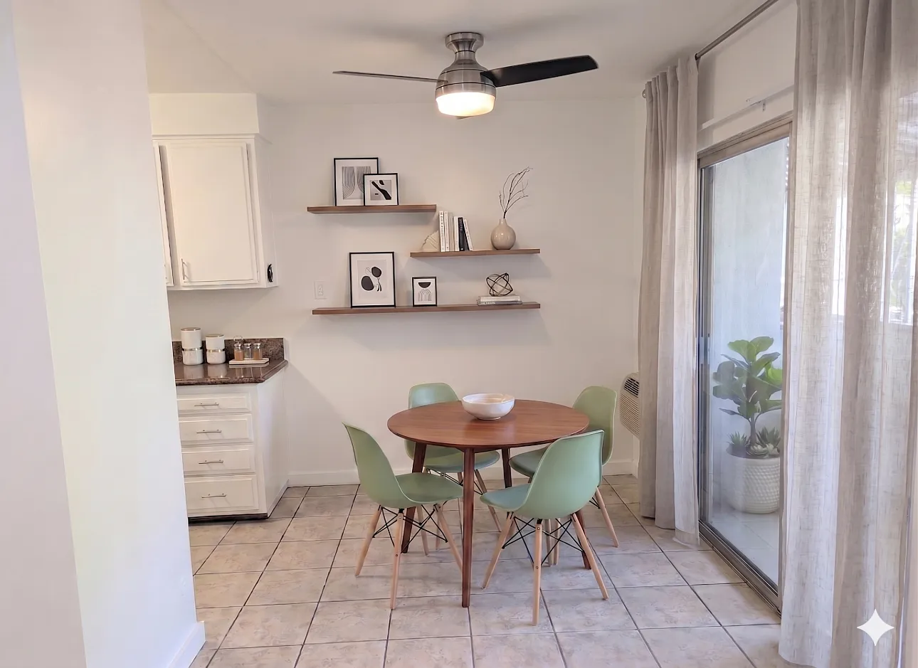 2 bed, 800 sqft, $2,395 — Photo 2