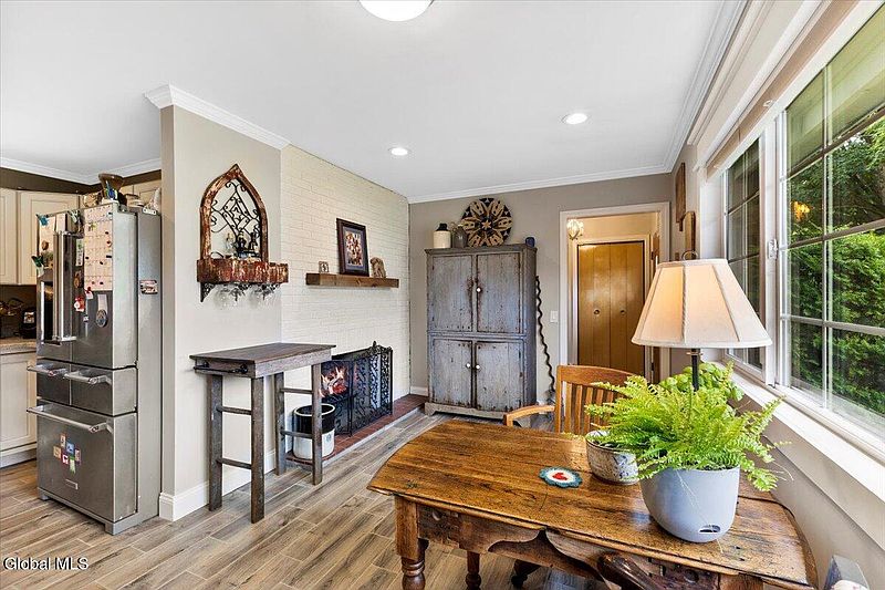 3rd image of 9 Westmore Avenue