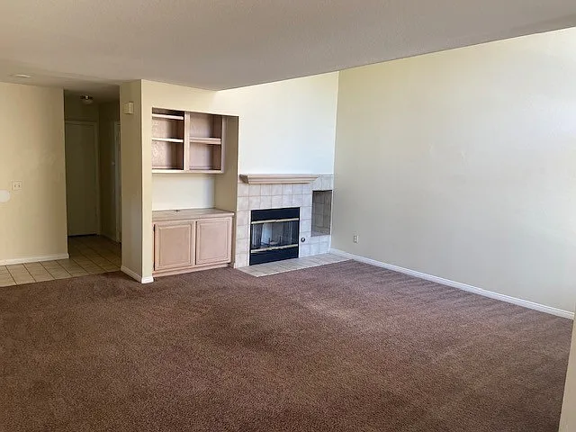 3 bed, 2.5 bath, 1642 sqft, $3,200 — Photo 2