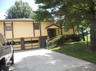 1140 S Lincoln Ave, Marshall, MO 65340