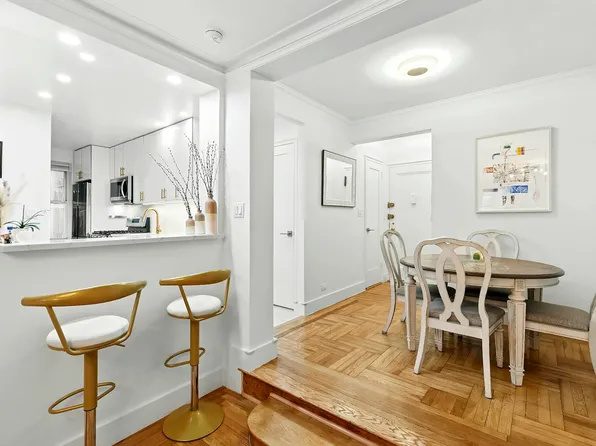 325 East 77th Street 1E image 3 of 10