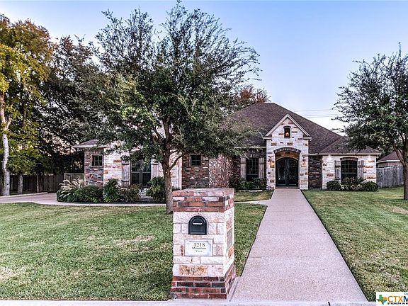 3rd image of 1218 Mountain View Dr