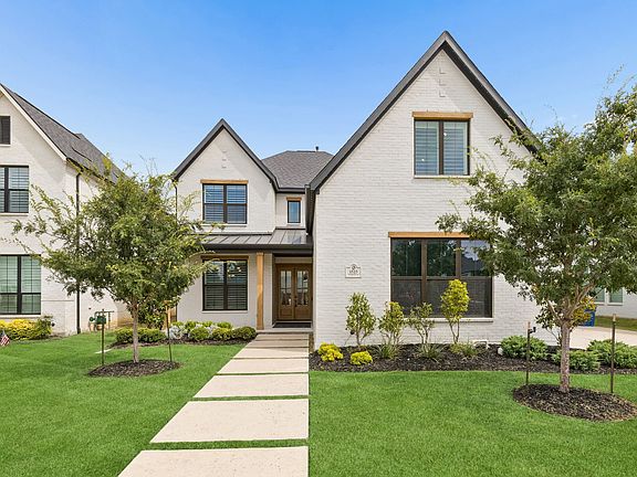 2nd image of 1525 Langford Ln