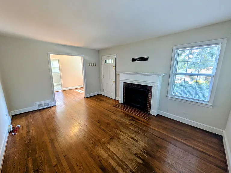 1004 Lockland Ave — Photo 6