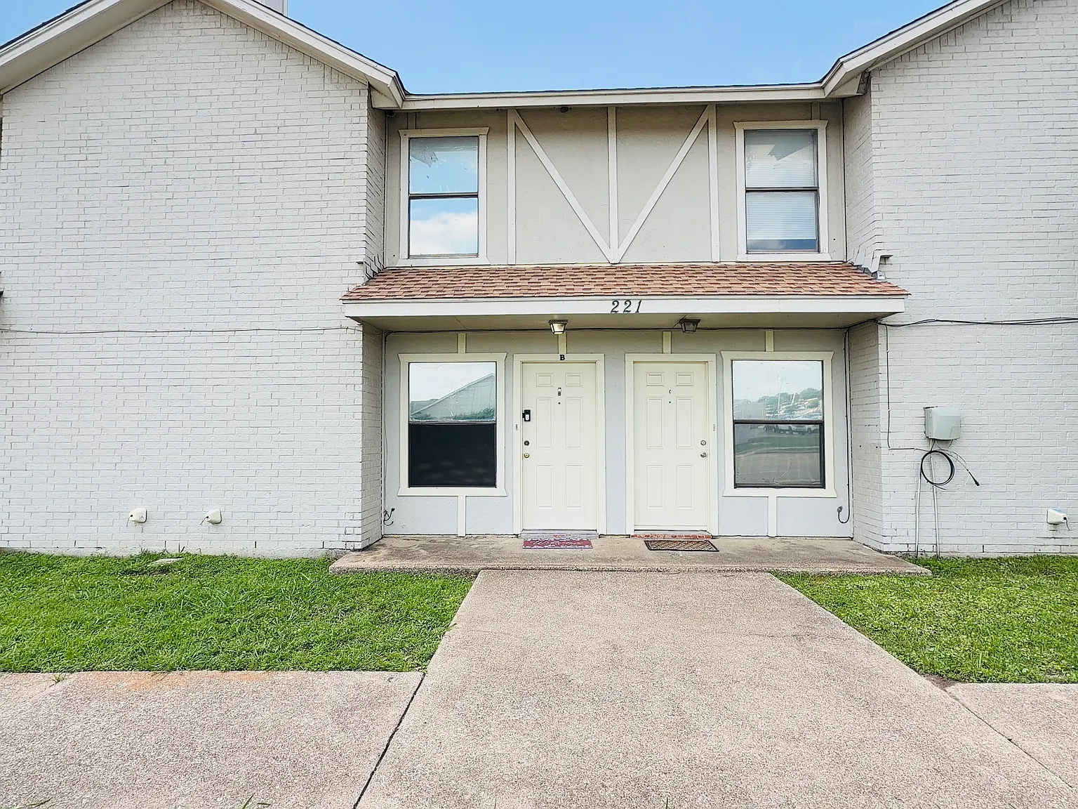 2 bed, 970 sqft, $1,425 — Photo 2
