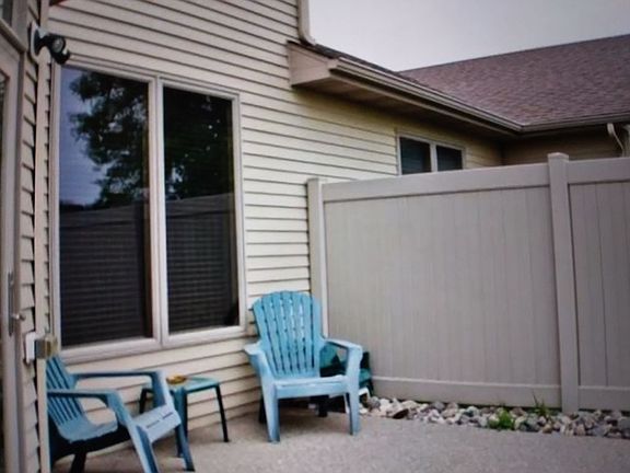 Patio/ grilling area by back