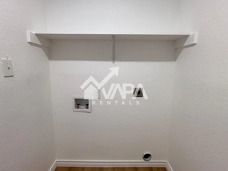 9318 Adams Hill Dr — Photo 16
