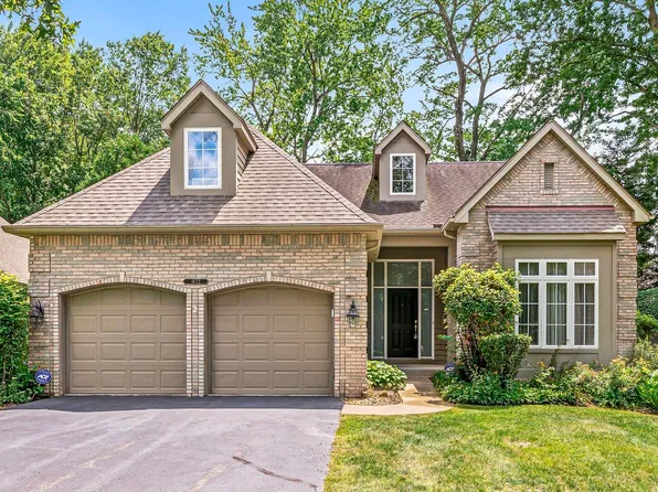 1623 Rockwood Ln, Mishawaka, IN 46545
