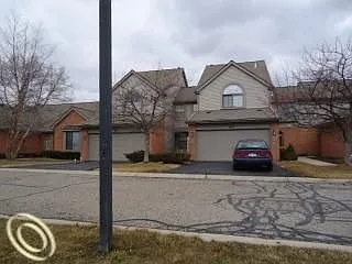 959 Woodridge Hills Dr photo 1