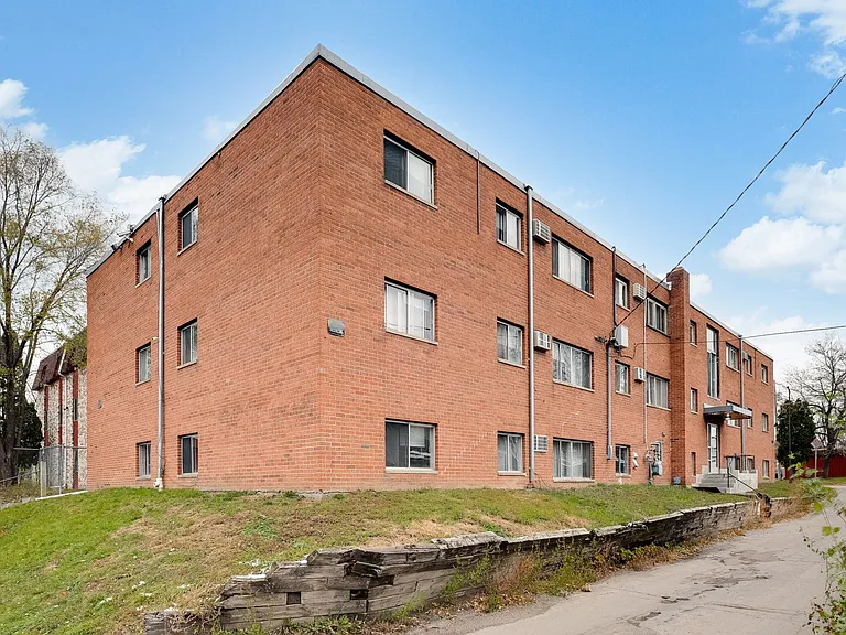 1077 Van Dyke St #106 — Photo 21