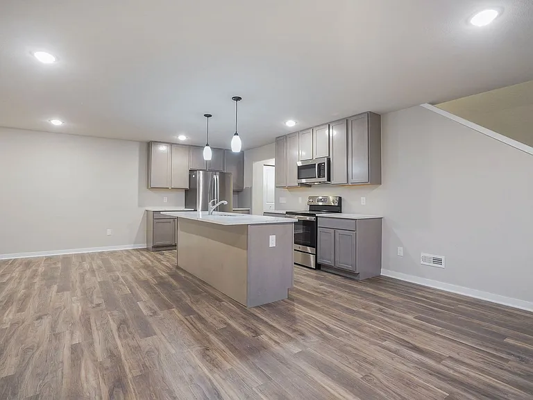 834 Winchester St — Photo 10