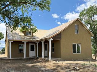 427 Herdner Rd, Taos, NM 87571