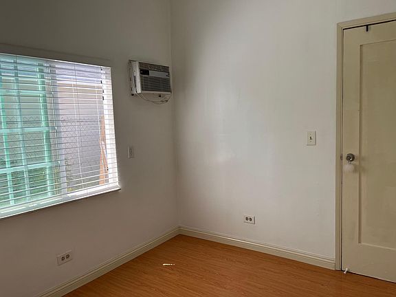 4th image of 2412 Birkdale St