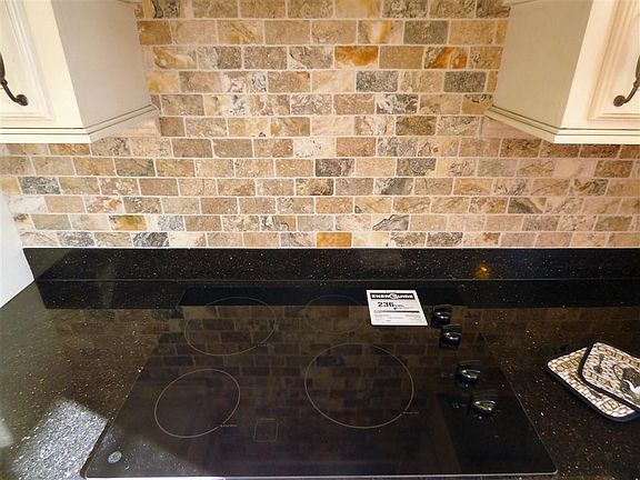 4th image of 1120 Norwood Dr