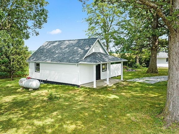3rd image of 11932 Taylor Rd