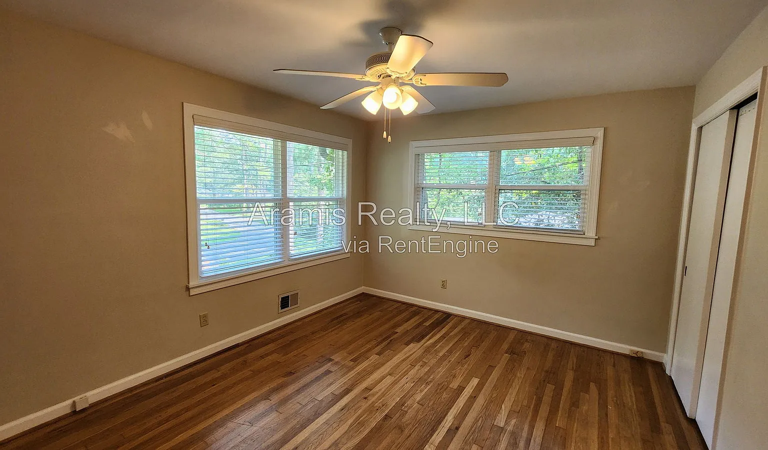 4 bed, 1.5 bath, 1288 sqft, $2,350 — Photo 4