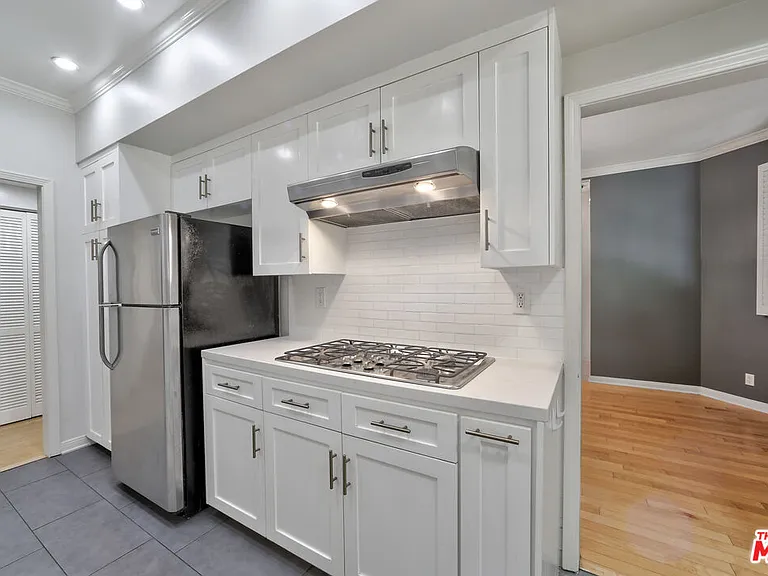11939 Gorham Ave #105 — Photo 20