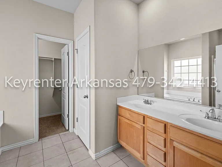 800 SW Summitchase Rd — Photo 17
