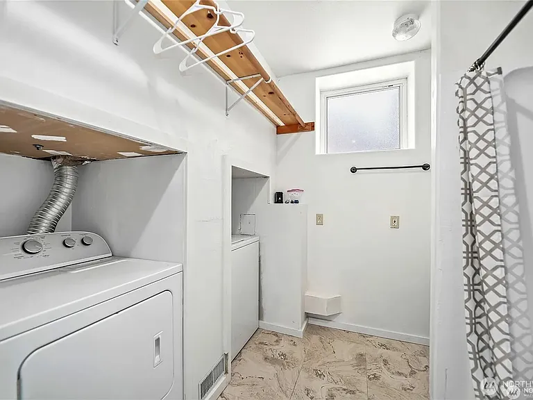 330 Keechelus Dr — Photo 24