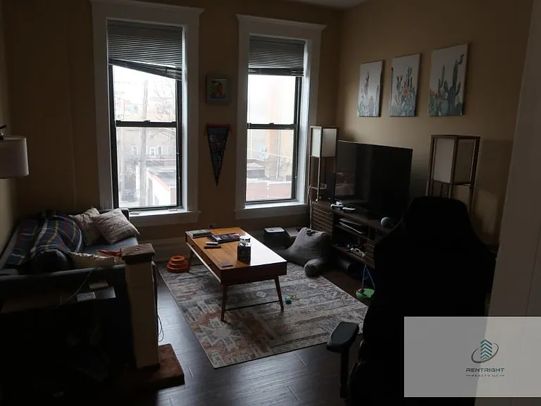 1547 W Blackhawk St #2C — Photo 8